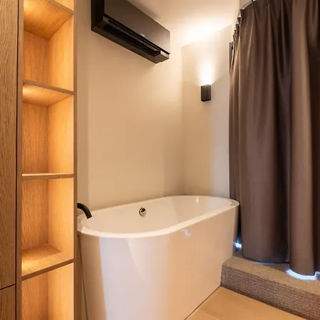 Hotel apartamentowy Four Stories 4*