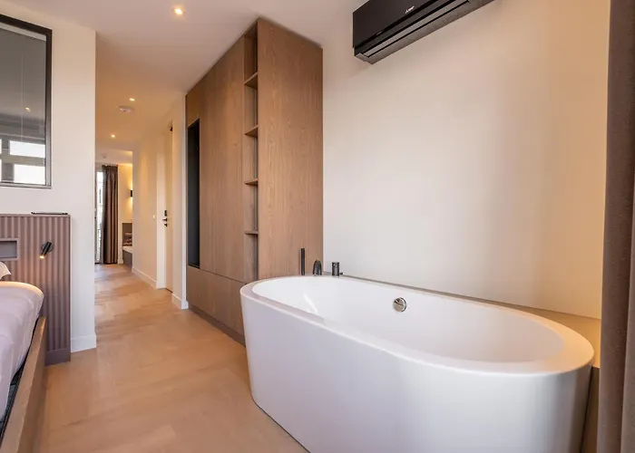 Four Stories 4* The Hague