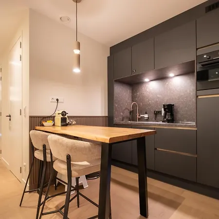 Four Stories 아파트호텔 3*