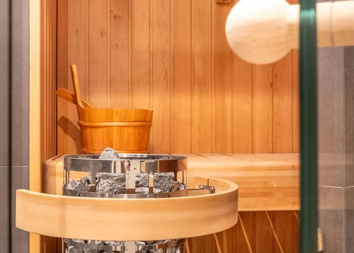 Hotel apartamentowy Four Stories Haga