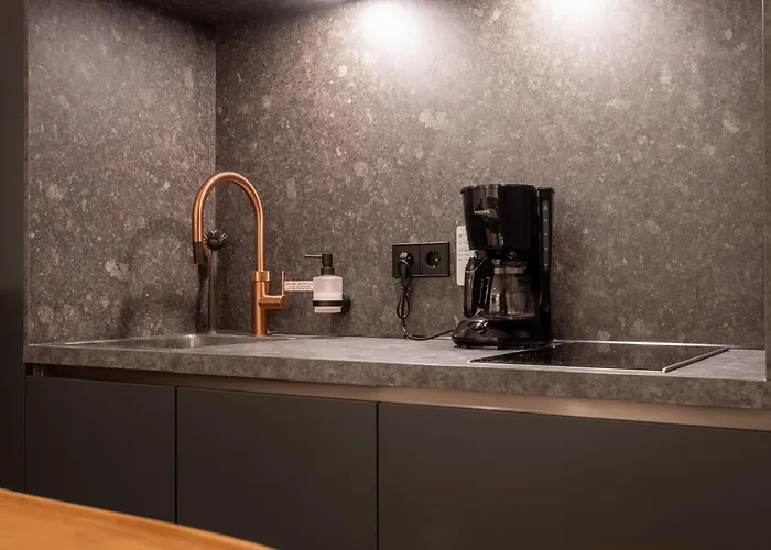 Four Stories Apart-hotel